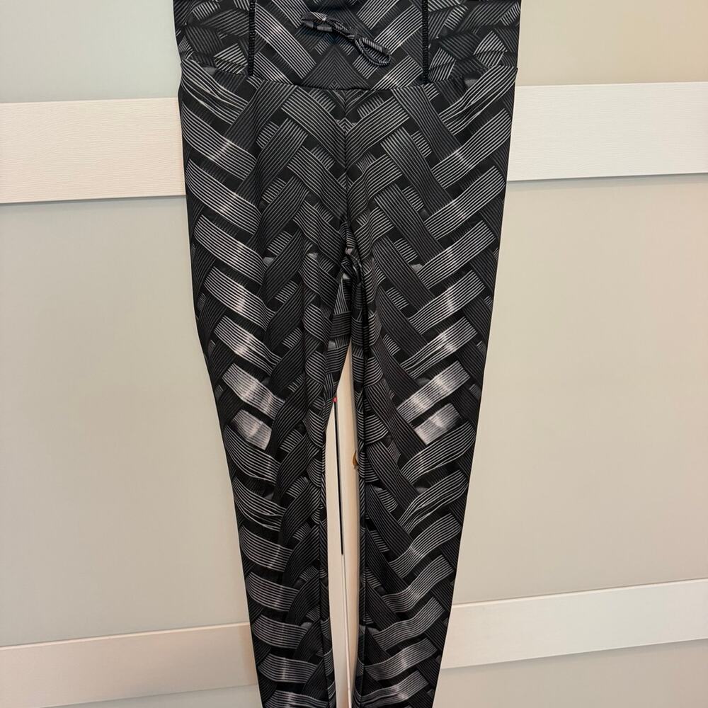 Girls XL Athletic Leggings Black Gray Geometric Print Ruched High Waist Activewe
